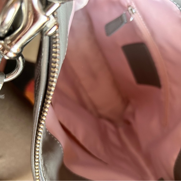 Light grey authentic coach crossbody bag. - Picture 5 of 6